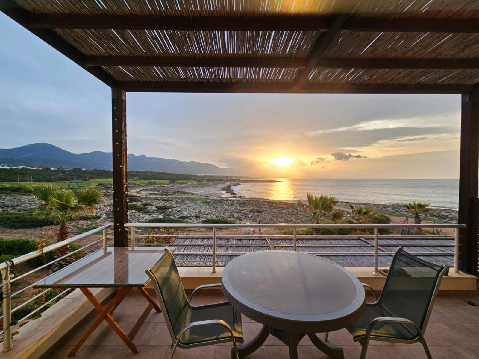 Beachfront Penthouse With Beautiful View In North Cyprus Дом отдыха